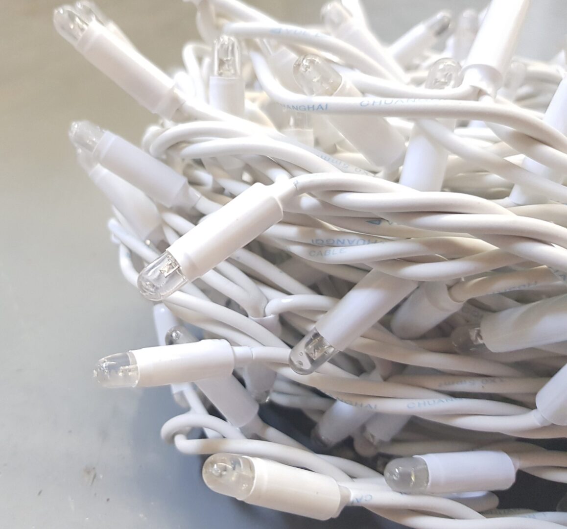 Guirnalda Led Dorado 3X4m cable blanco