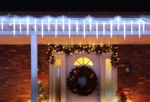 casa decorada con luces