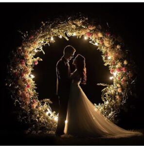 photocall iluminado para novios