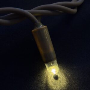 led ámbar cable negro